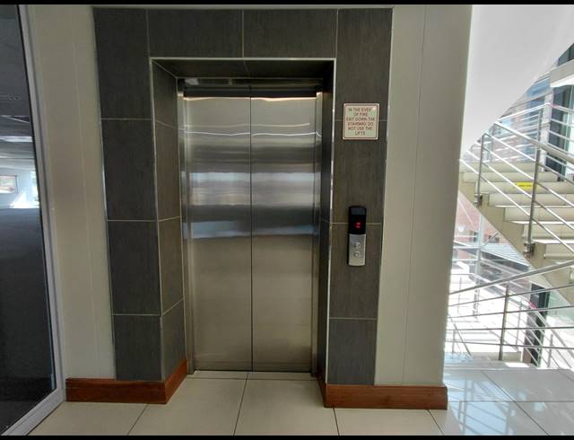 659M² OFFICE TO LET IN BRYANSTON